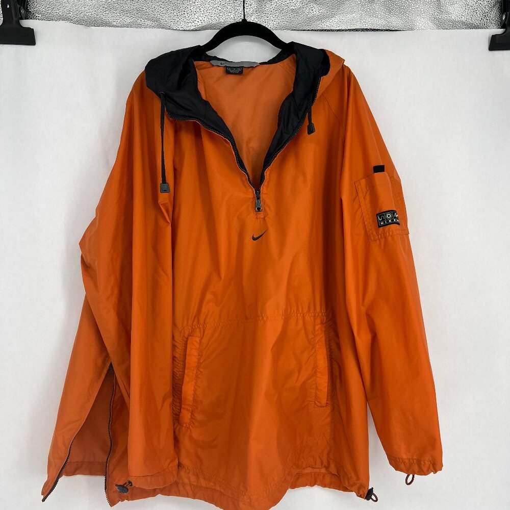 Nike windbreaker with Hood Center Swoosh Gray Tag